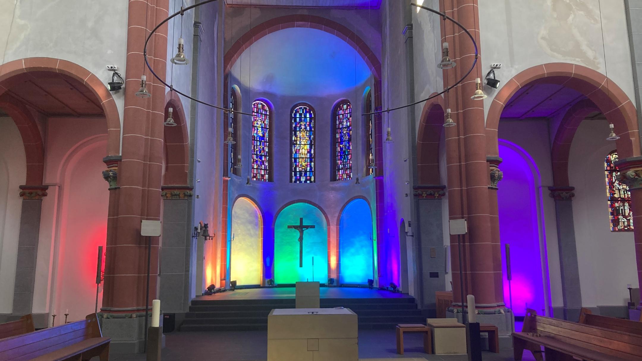 Bingerbrück Kirche innen